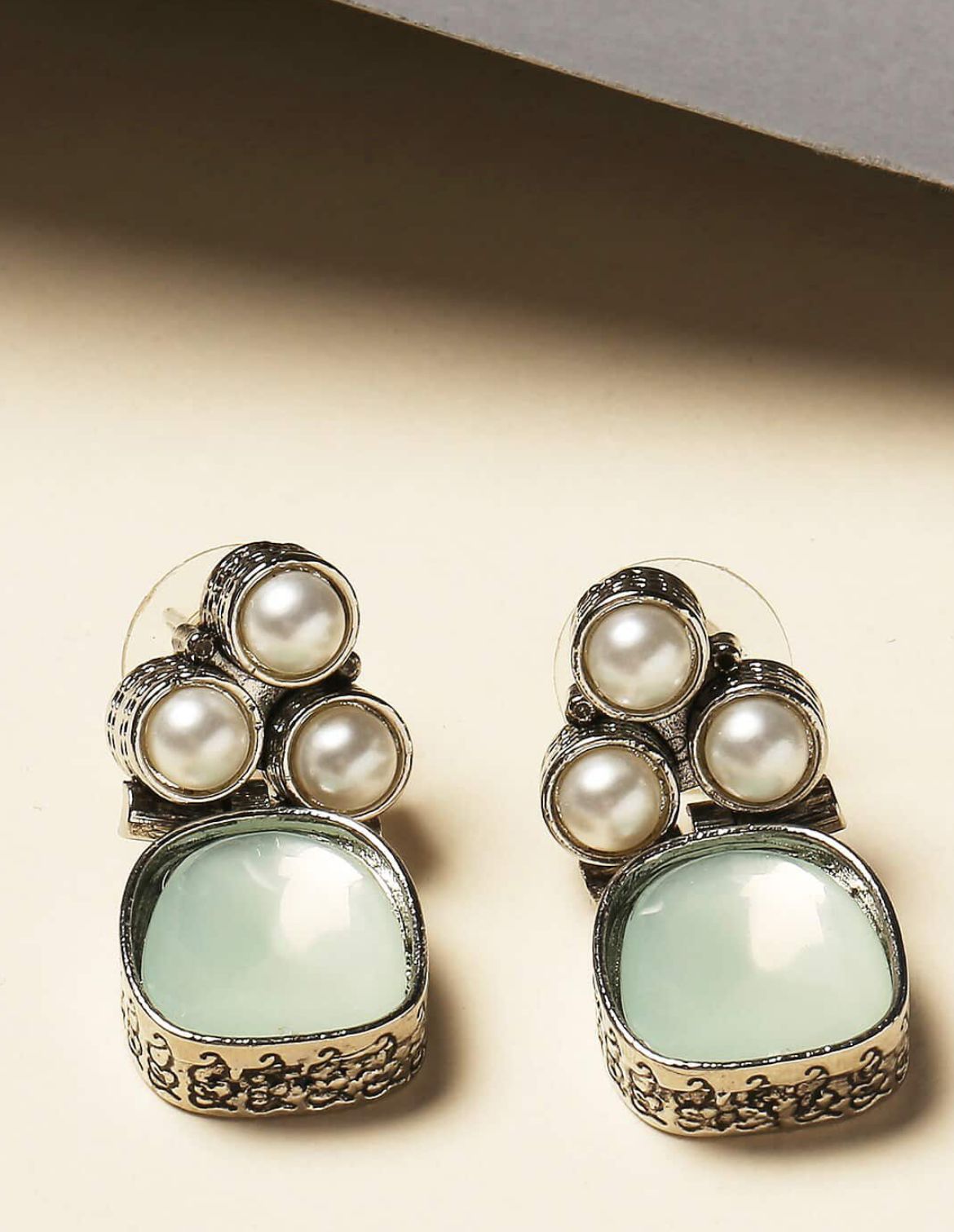 Best Deals On Stylish Earrings From Myntra Best Deals On Stylish Earrings From Myntra