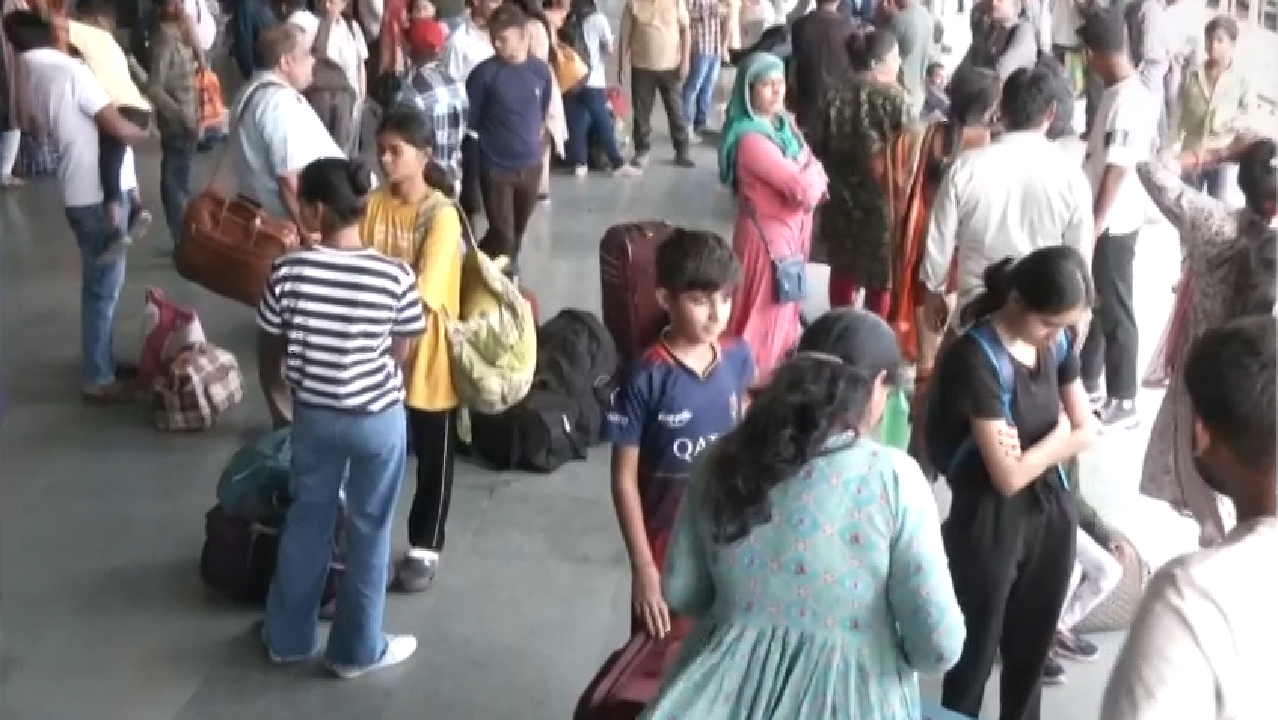 लोकसभा चुनाव के दौरान क्या है रेलवे स्टेशन पर सुरक्षा के दावों की हकीकत?