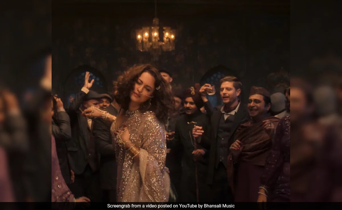 Sonakshi Sinha's Rumoured Boyfriend Zaheer Iqbal Reacts To <i>Heeramandi</i> Song <i>Tilasmi Bahein</i>