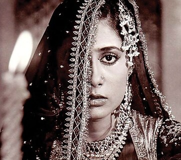 Smita Patil की भतीजी का खूबसूरती में नहीं कोई जवाब, Shah Rukh Khan के साथ इस फिल्म में किया काम, दे चुकी हैं ब्लॉकबस्टर फिल्म