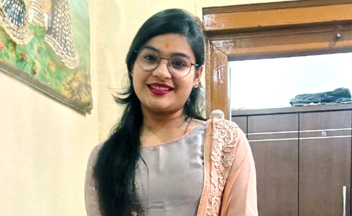 Rajasthan: होटल के ब्यूटी पार्लर में फंदे से लटका मिला युवती का शव, परिजनों ने हत्या बताते हुए शव लेने से किया इंकार