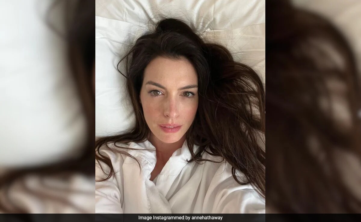 Anne Hathaway Recalls "Gross" Audition Where She Had To Make Out With 10 Guys