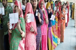 Lok Sabha Election 2024: पहले ही चरण में वोटिंग की धीमी रफ्तार, क्या है कारण? Lok Sabha Election 2024: पहले ही चरण में वोटिंग की धीमी रफ्तार, क्या है कारण?