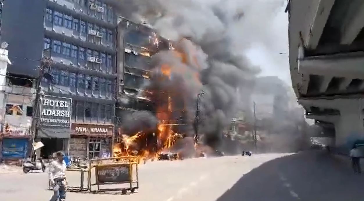 6 Killed In Fire At Patna Hotel Near Railway Station, Over 30 Injured
