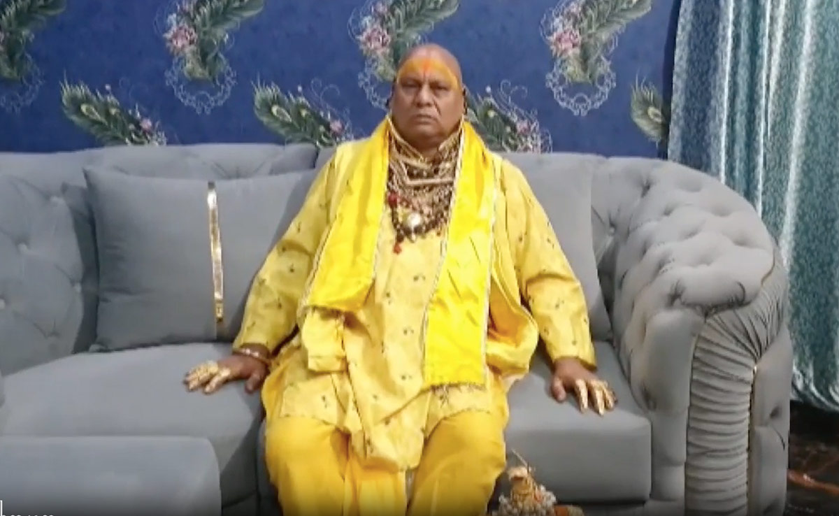 Meet Kanpur's Google Golden Baba, The Man Covered In 4 Kg Gold Every Day