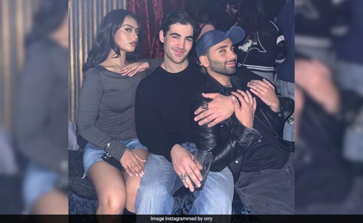 Orry Had This Much Fun With Kajol's Daughter Nysa And Akshay Kumar's Son Aarav In London