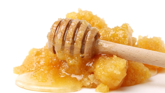 By being mindful of these combinations, you can enjoy the benefits of honey without side effects