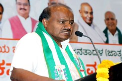 HD Kumaraswamy Plans Lunch For Alliance Partners At Farmhouse, Poll Body Forces Him To Cancel HD Kumaraswamy Plans Lunch For Alliance Partners At Farmhouse, Poll Body Forces Him To Cancel