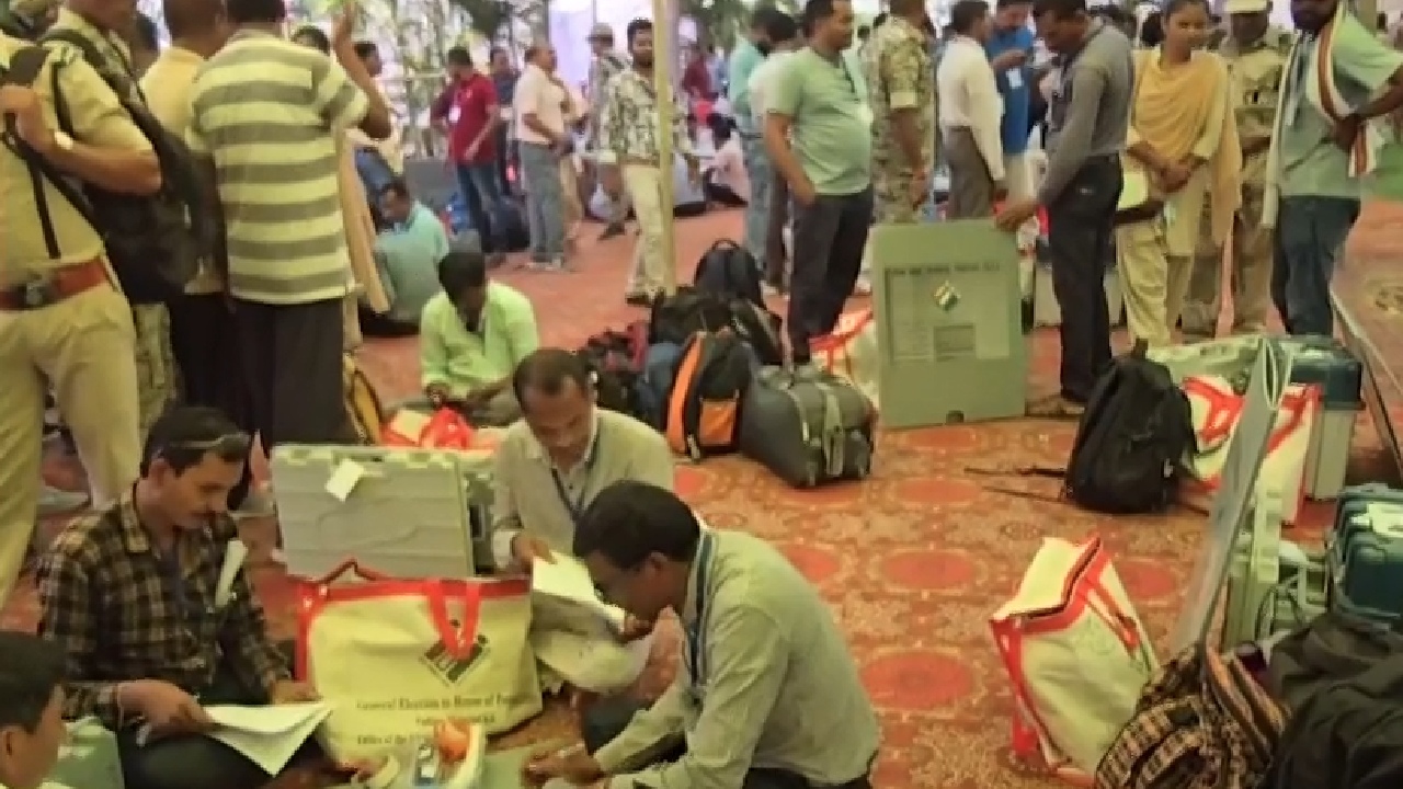 Lok Sabha Election 2024: छत्तीसगढ़ में इन जगहों पर कल वोटिंग, देखिए कैसी है तैयारी?