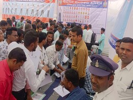 Balod: परिवहन सुविधा केंद्र बना वसूली का अड्डा, 355 की जगह ऐसे ऐंठे जा रहे 1800 रुपये Balod: परिवहन सुविधा केंद्र बना वसूली का अड्डा, 355 की जगह ऐसे ऐंठे जा रहे 1800 रुपये