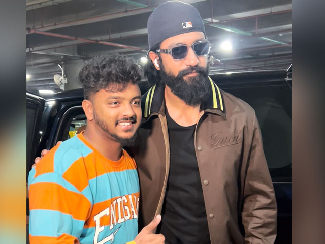 When The Paparazzi Doubled Up As Vicky Kaushal Fans