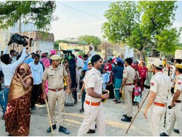 Rajasthan: शादी में डीजे बजाकर जा रही महिलाओं से मारपीट, दो पक्ष भिड़े, पुलिस पहरे में निकली बिदौरी