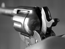 राजस्थान में दिनदहाड़े गोलीबारी, चौराहे पर खड़े युवक पर हुई फायरिंग, हालत गंभीर