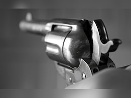 गाजियाबाद:  कैंटीन में खाने को लेकर विवाद में फायरिंग,  युवक को मारी 7 गोली