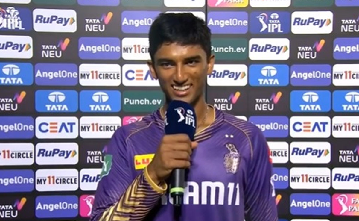 Angkrish Raghuvanshi: हर्षा भोगले के साथ इंटरव्यू के दौरान 18 साल के KKR बाजीगर रघुवंशी के जवाब ने लूटी महफिल, Video