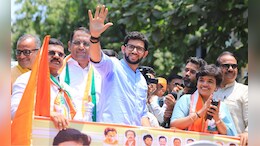आदित्य ठाकरेंनी 'तो' प्रश्न विचारत मनसेला डिवचलं, थेट विषयालाच हात घातला