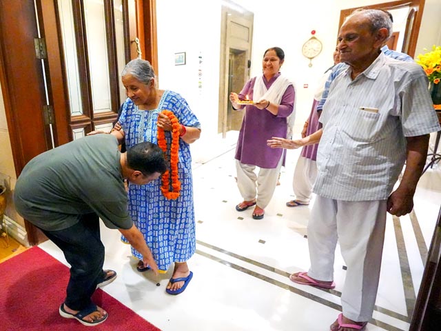 Arvind Kejriwal Reunites With Family Members And Party Workers After Bail