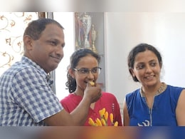 संभाजीनगरच्या लेकीनं बारावीत मिळवले 100 टक्के मार्क्स, 'शंभर नंबरी' यशाचं काय आहे रहस्य? संभाजीनगरच्या लेकीनं बारावीत मिळवले 100 टक्के मार्क्स, 'शंभर नंबरी' यशाचं काय आहे रहस्य?