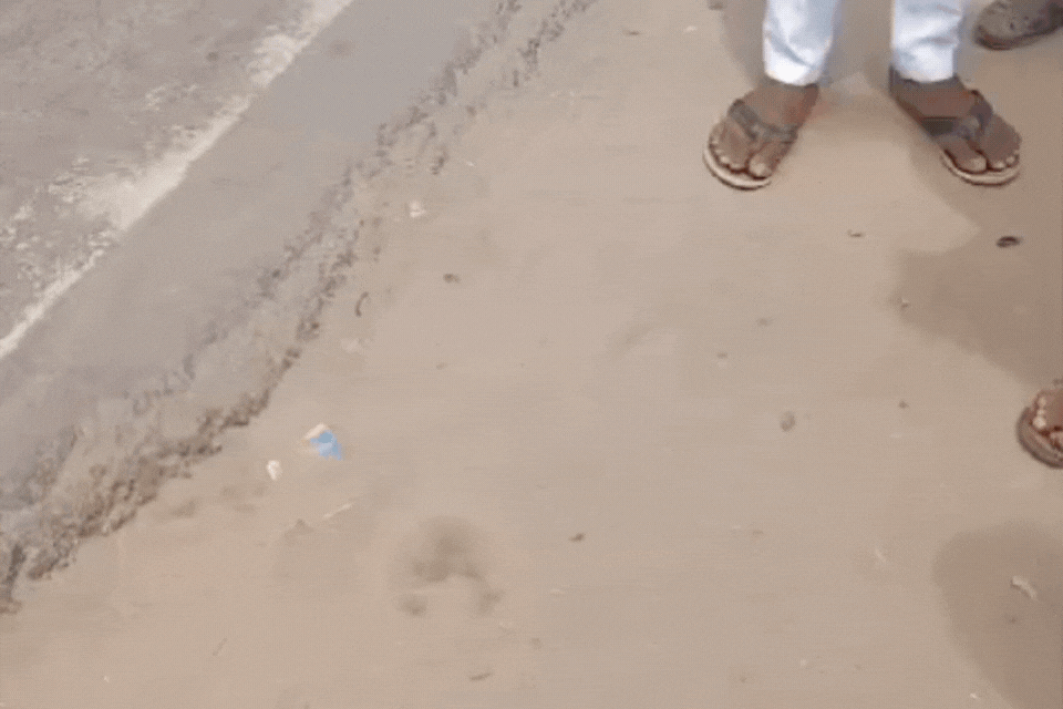 बीकानेर में जमीन धंसने के बाद झुंझुनूं में सूखी जमीन से उठे बुलबुले, जांच के लिए पहुंची टीम