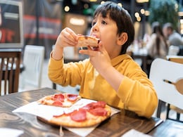 आपका बच्चा बिस्किट, चिप्स, केक और फ्राइज खाने की करता है जिद्द, तो पढ़ लीजिए ICMR की ये रिपोर्ट आपका बच्चा बिस्किट, चिप्स, केक और फ्राइज खाने की करता है जिद्द, तो पढ़ लीजिए ICMR की ये रिपोर्ट