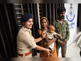 Mother's Day पर पुलिस वालों ने इस गरीब महिला को दिया ऐसा तोहफा, जानकर आप भी करेंगे तारीफ Mother's Day पर पुलिस वालों ने इस गरीब महिला को दिया ऐसा तोहफा, जानकर आप भी करेंगे तारीफ