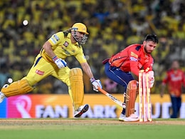 धोनी को रन आउट करना पड़ा महंगा, अब दिन रात सुनने पड़ रहे हैं तानें, VIDEO धोनी को रन आउट करना पड़ा महंगा, अब दिन रात सुनने पड़ रहे हैं तानें, VIDEO