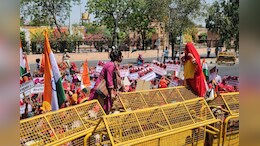 बाबू सिंह राठौड़ पर मामला दर्ज होने के बाद, अब महिलाओं ने BSF जवान और पीठासीन अधिकारी के खिलाफ खोला मोर्चा