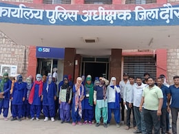 राजस्थान में महिला सहकर्मियों से तंग आकर SP ऑफिस पहुंच गए कर्मचारी, न्याय की लगाई गुहार  राजस्थान में महिला सहकर्मियों से तंग आकर SP ऑफिस पहुंच गए कर्मचारी, न्याय की लगाई गुहार