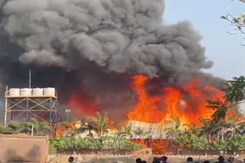 राजकोट के गेमिंग जोन में लगी भीषण आग, 18 लोगों की अब तक हो चुकी है मौत राजकोट के गेमिंग जोन में लगी भीषण आग, 18 लोगों की अब तक हो चुकी है मौत