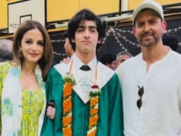 बेटे रेहान के ग्रेजुएशन में एक्स वाइफ सुजैन खान के साथ दिखे ऋतिक रोशन, सामने आया वीडियो तो फैंस बोले- एक और... बेटे रेहान के ग्रेजुएशन में एक्स वाइफ सुजैन खान के साथ दिखे ऋतिक रोशन, सामने आया वीडियो तो फैंस बोले- एक और...