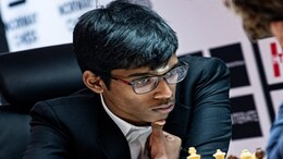 मेरे पास मां है... आर प्रग्नानंदा ने वर्ल्ड नंबर 1 कार्लसन को हराकर क्लास&zwj;िकल शतरंज में रचा&nbsp;इत&zwj;िहास