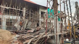 दुर्ग में ढलाई के दौरान बड़ा हादसा, क्लब हाउस का स्ट्रक्चर गिरने से नीचे दबे 10 मजदूर