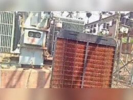 MP Newss: बिजली ट्रांसफार्मर को दी जा रही है कूलर की ठंडी हवा! इस गर्मी से हो रही है मशीनों को भी परेशानी...