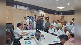 'अफसरों को बछड़ों और बैलों में फर्क नहीं मालूम,' पशु पालकों के साथ कलेक्टर से मिले हनुमान बेनीवाल