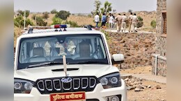 छत पर सो रहे युवक की हत्या, सुबह परिवार वालों को चारपाई पर पड़ा मिला शव, छानबीन में जुटी पुलिस