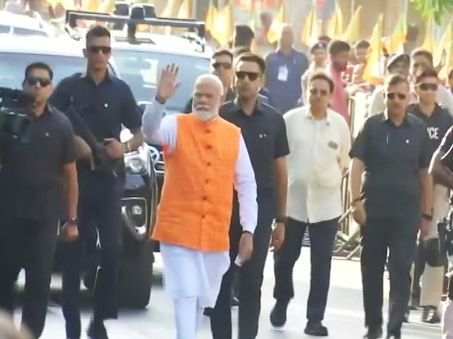 PM Modi Arrives At Ahmedabad Polling Booth To Casts His Vote
