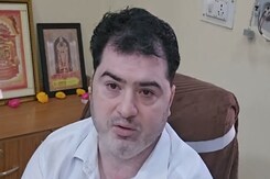 CMHO ऑफिस में अधिकारी ऐसे कर रहे बिजली का बचाव CMHO ऑफिस में अधिकारी ऐसे कर रहे बिजली का बचाव