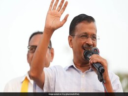 Graffiti "Threatening" Arvind Kejriwal In Metro Trains, AAP Points To BJP Graffiti "Threatening" Arvind Kejriwal In Metro Trains, AAP Points To BJP