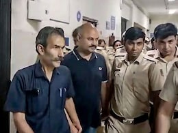 "मुझे ज़बरदस्ती पुलिस कस्टडी में रखा गया...": स्वाति मालीवाल से मारपीट मामले में बिभव कुमार ने दाखिल की याचिका "मुझे ज़बरदस्ती पुलिस कस्टडी में रखा गया...": स्वाति मालीवाल से मारपीट मामले में बिभव कुमार ने दाखिल की याचिका