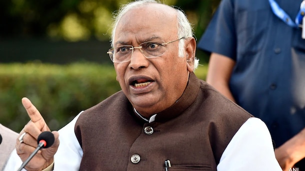 No One Should Retire In Politics: Mallikarjun Kharge