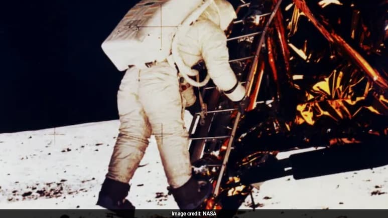 The Twelve Moon Walkers: Humanity's First Footsteps Beyond Earth