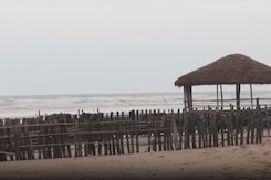 Landfall Brings Gusty Winds In West Bengal's Tajpur; Beach Remains Desolate Landfall Brings Gusty Winds In West Bengal's Tajpur; Beach Remains Desolate