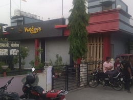 झालावाड़ में पहले लापरवाही फिर कार्रवाई, अवैध निर्मित होटल का सरकारी तंत्र ले रहा था लाभ, अब 4 साल बाद हुआ सीज झालावाड़ में पहले लापरवाही फिर कार्रवाई, अवैध निर्मित होटल का सरकारी तंत्र ले रहा था लाभ, अब 4 साल बाद हुआ सीज