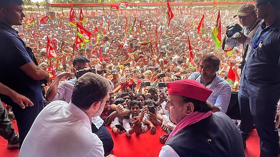 फूलपुर में राहुल गांधी और अखिलेश यादव की रैली में हंगामा, भाषण दिए बिना ही निकले दोनों नेता