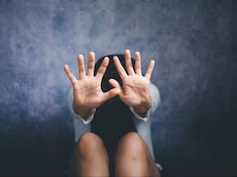 धक्कादायक! 8 वर्षीय चिमुकलीवर घरात घुसून 65 वर्षीय वृद्धाचा अत्याचार धक्कादायक! 8 वर्षीय चिमुकलीवर घरात घुसून 65 वर्षीय वृद्धाचा अत्याचार