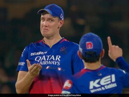 Video: विराट कोहली ने 'बुलेट' थ्रो कर किया रन आउट तो हैरान रह गए कैमरून ग्रीन, सोशल मीडिया पर वायरल हुआ रिएक्शन Video: विराट कोहली ने 'बुलेट' थ्रो कर किया रन आउट तो हैरान रह गए कैमरून ग्रीन, सोशल मीडिया पर वायरल हुआ रिएक्शन