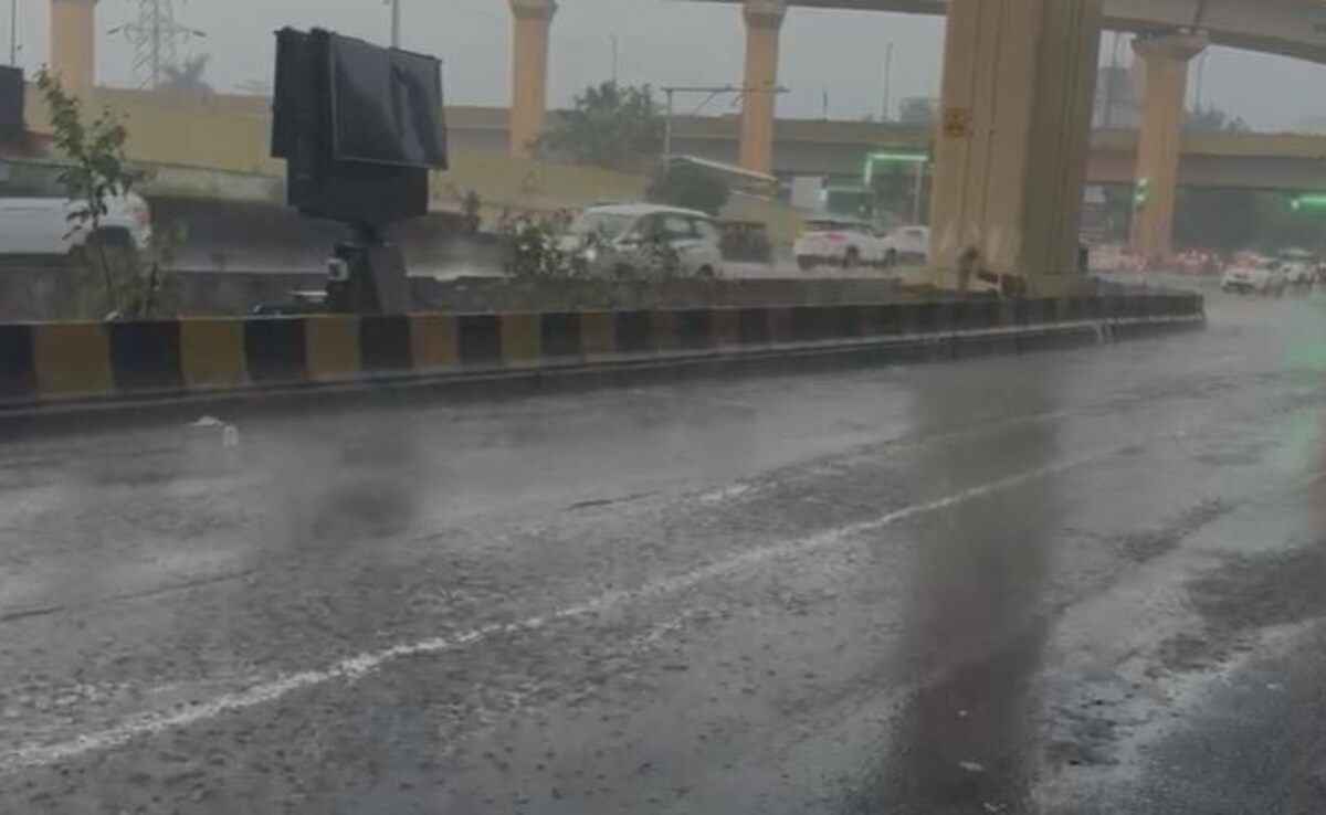 Pune Rain पुणेकरांना जोरदार पावसानं झोडपलं, पुढील 24 तास रेड अलर्टचा