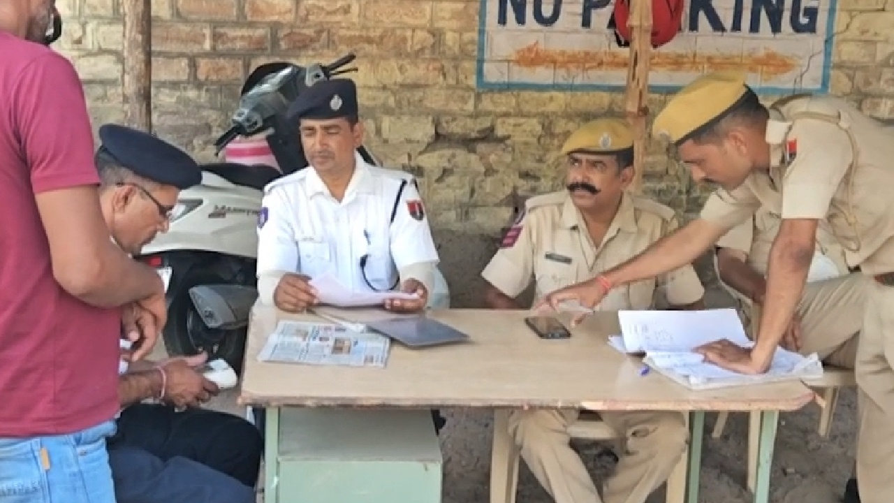 सेंट्रल जेल के बाहर चौकी बनाकर पहरा देने को क्यों मजबूर है पुलिस?