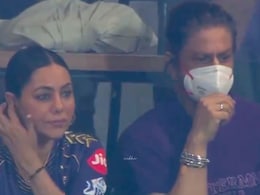 KKR vs SRH, IPL 2024: Shah Rukh Khan Makes First Public Appearance Since Heat Stroke. Gauri Khan Joins Him - Watch KKR vs SRH, IPL 2024: Shah Rukh Khan Makes First Public Appearance Since Heat Stroke. Gauri Khan Joins Him - Watch