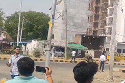 Road Rage Leads To Stone Throwing, Firing In Lucknow Road Rage Leads To Stone Throwing, Firing In Lucknow